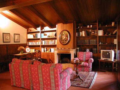 Libreria Apartment Siena, Tuscany - fireplace